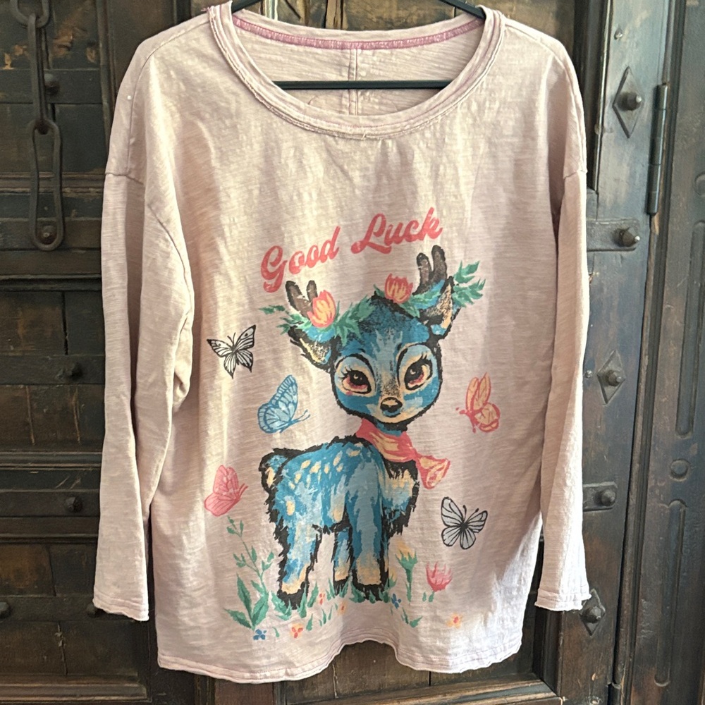 Women's Long Sleeve 'Good Luck' Deer Graphic Tee - Light Pink